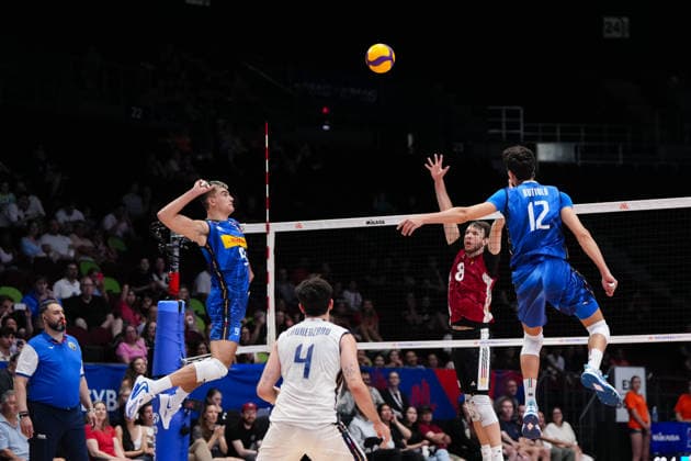 Volleyball, Nations League, Deutschland - Italien Germany V Italy - 2026 Men s Volleyball Nations League - Ottawa -Day2 Francesco Sani 9 of Italy and Filip John 8 of Germany compete during the 2026 Men s Volleyball Nations League match between Germany and Italy at TD Place Arena on June 11, 2026, in Ottawa, Canada. Ottawa Ontario Canada  Copyright: xYuanxTianx originalFilename:tian-2026mens260611_npLhh.jpg