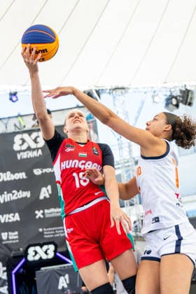 BASKETBALL - FIBA 3x3 World Tour VIENNA,AUSTRIA,12.JUN.26 - BASKETBALL - FIBA 3x3 World Tour. Image shows Mia David (HUN) and Jaleesa Molina (NED).  GEPAxpictures xPhilippxBrem