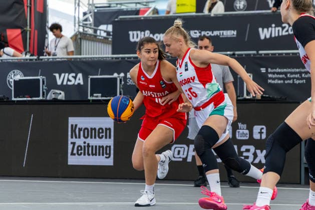 BASKETBALL - FIBA 3x3 World Tour VIENNA,AUSTRIA,12.JUN.26 - BASKETBALL - FIBA 3x3 World Tour. Image shows Sonja Schuch (AUT) and Rebeka Holcz (HUN).  GEPAxpictures xPhilippxBrem