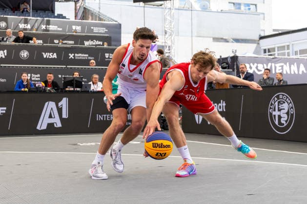 BASKETBALL - FIBA 3x3 World Tour VIENNA,AUSTRIA,12.JUN.26 - BASKETBALL - FIBA 3x3 World Tour. Image shows Adam Kelemen (HUN) and Luis Goed (AUT).  GEPAxpictures xPhilippxBrem