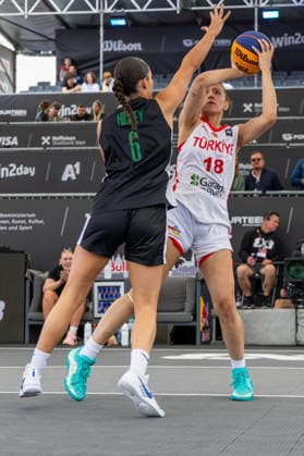 BASKETBALL - FIBA 3x3 World Tour VIENNA,AUSTRIA,12.JUN.26 - BASKETBALL - FIBA 3x3 World Tour. Image shows Sarah Ellen Hickey (IRL) and Selin Rachel Guel (TUR.  GEPAxpictures xPhilippxBrem