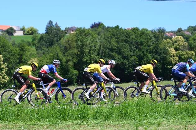 Tour Auvergne - Rhone-Alpes 2026 Stage 6 CREST-VOLAND, FRANCE - JUNE 12 : Arndt Nikias (GER) of Bahrain - Victorious, Affini Edoardo (ITA) of Team Visma Lease a Bike, Hagenes Per Strand (NOR) of Team Visma Lease a Bike, Armirail Bruno (FRA) of Team Visma Lease a Bike , Godon Dorian (FRA) of Netcompany INEOS during stage 6 of the 78th edition of Tour Auvergne - Rhone-Alpes an UCI World Tour 2.UWT cycling road race stage for Men Elite of 182.3 km with start in Saint-Vulbas and finish in Crest-Voland on June 12, 2026 in Crest-Voland, France, 12 06 2026 ( Motordriver Guy De Vuyst - Crest-Voland France  Copyright: xVincentxKalutx