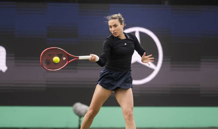 Libema Open Elena-Gabriela Ruse of Romania plays a forehand against Barbora Krejcikova of the Czech Republic during their WTA, Tennis Damen Singles match at the Libema Open at Autotron s-Hertogenbosch in s-Hertogenbosch, Netherlands, on June 12, 2026. S-Hertogenbosch Netherlands  Copyright: xAndyxAstfalckx originalFilename:astfalck-libemaop260612_npDOe.jpg