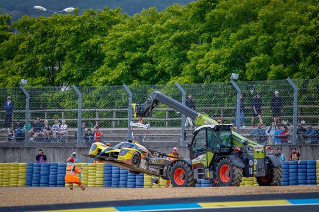 Sport Bilder des Tages AUTO - ROAD TO LE MANS 2026 70 STEVENS Vic (bel), PETERS Jude (gbr), Team Virage MLMC, Ligier JS P325 - Toyota, action, crash, during the Road to Le Mans 2026, 3rd round of the 2026 Michelin Le Mans Cup, from June 10 to 12, 2026 on the Circuit des 24 Heures du Mans in Le Mans, France - Le MansFrance  Copyright: xPauloxMariax