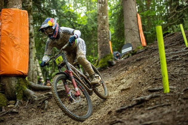 Whoop UCI Mountain Bike World Series Leogang Downhill HÖLL Valentina COMMENCAL SCHWALBE BY LES ORRESat Whoop UCI Mountain Bike World Series Leogang Downhill, 12 06 2026,in Leogang,AUT Photo Sebastian Sternemann
