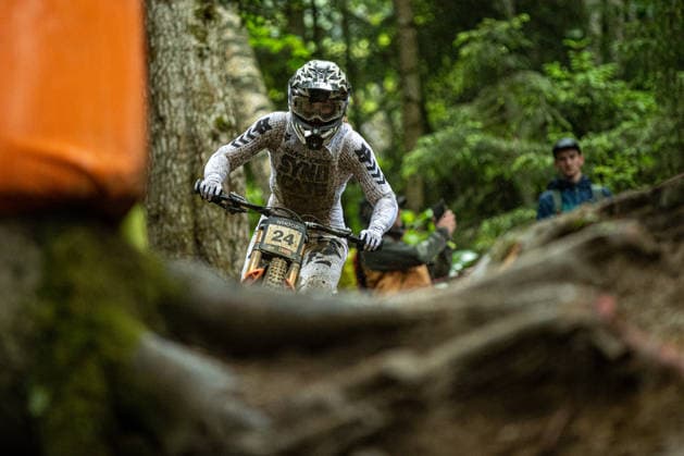 Whoop UCI Mountain Bike World Series Leogang Downhill HULSEBOSCH Eliana SANTA CRUZ SYNDICATEat Whoop UCI Mountain Bike World Series Leogang Downhill, 12 06 2026,in Leogang,AUT Photo Sebastian Sternemann