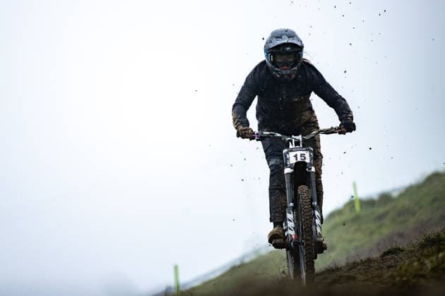 Whoop UCI Mountain Bike World Series Leogang Downhill HARNDEN Harriet AON RACINGat Whoop UCI Mountain Bike World Series Leogang Downhill, 12 06 2026,in Leogang,AUT Photo Sebastian Sternemann