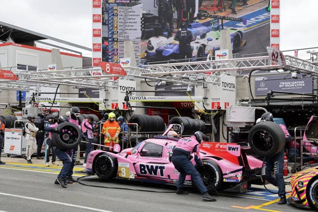Maks Angelard POL Mattis Pluschkell GER Oreca LMP3 8 during driver change and pit stop, Mücke Motorsport, 24 hours Le Mans race, France, WEC World Endurance Championship, 10 06 2026, Road to le Mans LMP3