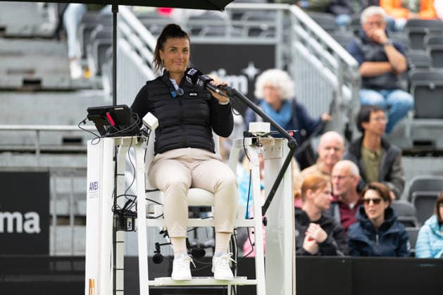 Umpire at the match Elena Gabriela Ruse vs Barbora Krejcikova, Tennis, Libema Open 2026, WTA Masters 250, 12 06 2026, Rosmalen Grass Court Championships, Centre Court, Tennis, Libema Open 2026, WTA Masters 250, 12 06 2026, Rosmalen Grass Court Championships, Centre Court Rosmalen, s Hertogenbosch North Brabant Netherlands Copyright: xkolbert-press MarkusxVerwimpx