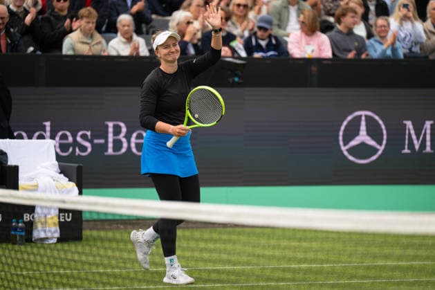 Barbora Krejcikova thanks the crowd after winning the match against Elena Gabriela Ruse, Tennis, Libema Open 2026, WTA Masters 250, 12 06 2026, Rosmalen Grass Court Championships, Centre Court Rosmalen, s Hertogenbosch North Brabant Netherlands Copyright: xkolbert-press MarkusxVerwimpx