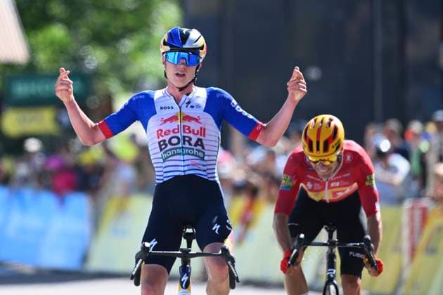 Tour Auvergne - Rhone-Alpes 2026 Stage 6 CREST-VOLAND, FRANCE - JUNE 12 : Van Gils Maxim (BEL) of Red Bull - BORA - Hansgrohe wins, second place for Johannessen Tobias Halland (NOR) of UNO-X Mobility during stage 6 of the 78th edition of Tour Auvergne - Rhone-Alpes an UCI World Tour 2.UWT cycling road race stage for Men Elite of 182.3 km with start in Saint-Vulbas and finish in Crest-Voland on June 12, 2026 in Crest-Voland, France, 12 06 2026 ( Motordriver Guy De Vuyst - Crest-Voland France  Copyright: xVincentxKalutx