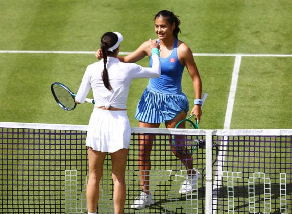 2026 HSBC Tennis Championships, Queens Club, London, UK - 12 06 2026 Emma Raducanu (GBR) celebrates her second round match win against Sorana Cristea (ROU) in the HSBC 2026 Championships at Queens Club in London London Queens Club London GBR Copyright: xMarkxGreenwoodx