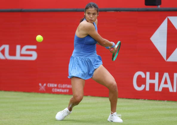 2026 HSBC Tennis Championships, Queens Club, London, UK - 12 06 2026 Emma Raducanu (GBR) in action during her second round match win against Sorana Cristea (ROU) in the HSBC 2026 Championships at Queens Club in London London Queens Club London GBR Copyright: xMarkxGreenwoodx