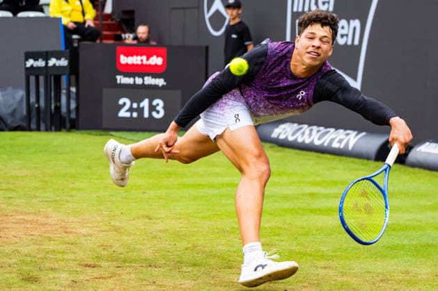 Stuttgart, GERMANY - June 12: Ben Shelton (USA) during the Singles Match between Ben Shelton (USA) vs. Marcos Giron (USA) at BOSS OPEN 2026, Tennisanlage Weissenhof on June 12, 2026 in Stuttgart, Germany. Baden-Württemberg Germany Copyright: xTimoxSteinx