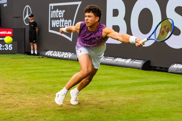 Stuttgart, GERMANY - June 12: Ben Shelton (USA) during the Singles Match between Ben Shelton (USA) vs. Marcos Giron (USA) at BOSS OPEN 2026, Tennisanlage Weissenhof on June 12, 2026 in Stuttgart, Germany. Baden-Württemberg Germany Copyright: xTimoxSteinx