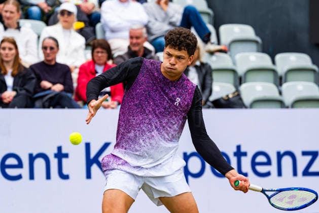 Stuttgart, GERMANY - June 12: Ben Shelton (USA) during the Singles Match between Ben Shelton (USA) vs. Marcos Giron (USA) at BOSS OPEN 2026, Tennisanlage Weissenhof on June 12, 2026 in Stuttgart, Germany. Baden-Württemberg Germany Copyright: xTimoxSteinx