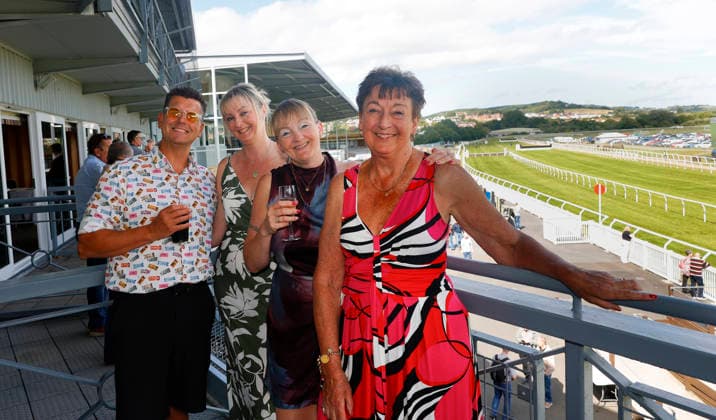 Newton Abbot Races, Newton Abbot, UK - 12 June 2026 Racegoers enjoying racing at Newton Abbot Racecourse, Newton Abbot, Devon, England - Newton Abbot Newton Abbot Racecourse Devon England Copyright: xPhilxMingo PPAUKx PPA-280660