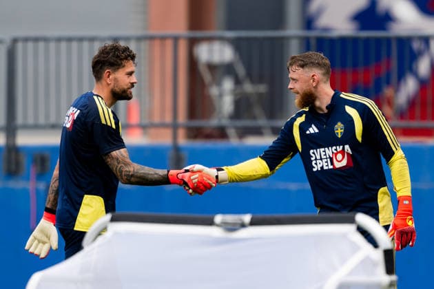 260612 Goalkeeper Kristoffer Nordfeldt and goalkeeper Viktor Johansson of the Swedish national football team at a training session during day 2 of the FIFA World Cup 2026 on June 12, 2026 in Dallas Photo Petter Arvidson BILDBYRAN kod PA PA1229 fotboll football soccer fotball vm fotbolls vm fotball vm fotbolls vm 2026 fifa world cup 2026 träning practice training sverige sweden sverige a bbeng  Copyright: PETTERxARVIDSON BB260612PA049