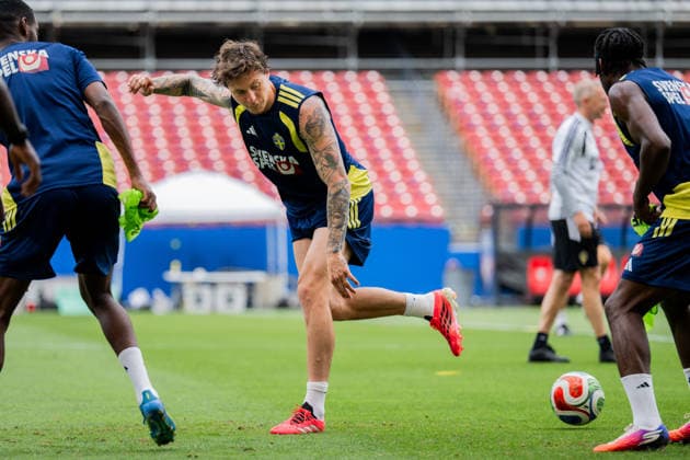 260612 Victor Nilsson Lindelöf of the Swedish national football team at a training session during day 2 of the FIFA World Cup 2026 on June 12, 2026 in Dallas Photo Petter Arvidson BILDBYRAN kod PA PA1229 fotboll football soccer fotball vm fotbolls vm fotball vm fotbolls vm 2026 fifa world cup 2026 träning practice training sverige sweden sverige a bbeng  Copyright: PETTERxARVIDSON BB260612PA051
