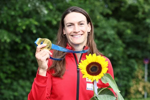 Sport Bilder des Tages 2026 ICF Canoe Slalom World Cup Augsburg AUGSBURG, GERMANY - JUNE 12: Ricarda Funk of Germany wins gold in the Women s Kayak K1 heats during the 2026 ICF Canoe Slalom World Cup Augsburg at Eiskanal Augsburg on June 12, 2026 in Augsburg, Germany. (Photo by Marcus Hartmann Beautiful Sports) *** 2026 ICF Canoe Slalom World Cup Augsburg AUGSBURG, GERMANY JUNE 12 Ricarda Funk of Germany wins gold in the Women s Kayak K1 heats during the 2026 ICF Canoe Slalom World Cup Augsburg at Eiskanal Augsburg on June 12, 2026 in Augsburg, Germany Photo by Marcus Hartmann Beautiful Sports Copyright: xBEAUTIFULxSPORTS MarcusxHartmannx