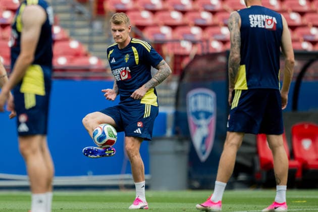 260612 Eric Smith of the Swedish national football team at a training session during day 2 of the FIFA World Cup 2026 on June 12, 2026 in Dallas Photo Petter Arvidson BILDBYRAN kod PA PA1229 fotboll football soccer fotball vm fotbolls vm fotball vm fotbolls vm 2026 fifa world cup 2026 träning practice training sverige sweden sverige a bbeng  Copyright: PETTERxARVIDSON BB260612PA066