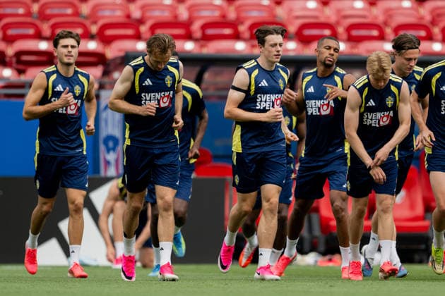 260612 Besfort Zeneli, Benjamin Nygren, Elliot Stroud, Isak Hien and Daniel Svensson of the Swedish national football team at a training session during day 2 of the FIFA World Cup 2026 on June 12, 2026 in Dallas Photo Petter Arvidson BILDBYRAN kod PA PA1229 fotboll football soccer fotball vm fotbolls vm fotball vm fotbolls vm 2026 fifa world cup 2026 träning practice training sverige sweden sverige a bbeng  Copyright: PETTERxARVIDSON BB260612PA068