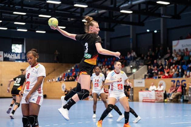 U20 Women National Team Germany GER vs U20 Women National Team France FRA , Handball, Four Nations Tournament, 12 6 2026, Season 2025 2026, Hanover Jana Walther Germany U20 Women, 03, plays at HC Leipzig in goal throw Hanover Sports Center Vinnhorst Germany