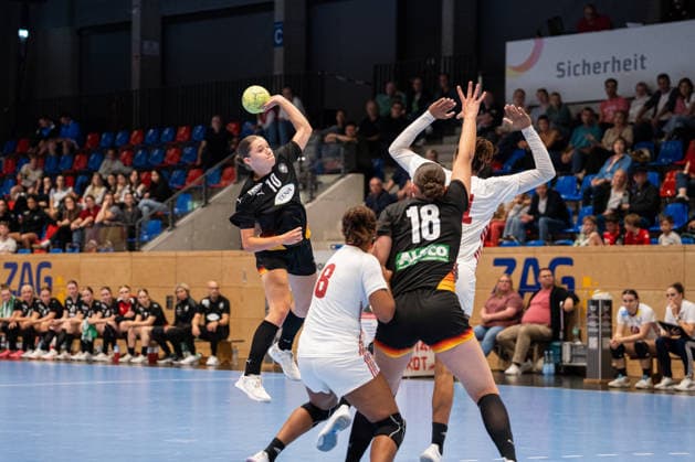 U20 Women National Team Germany GER vs U20 Women National Team France FRA , Handball, Four Nations Tournament, 12 6 2026, Season 2025 2026, Hannover Lara Daeuble Germany U20 Women, 10, plays for Frisch Auf Goeppingen at Torwurf Hannover Sportzentrum Vinnhorst Germany