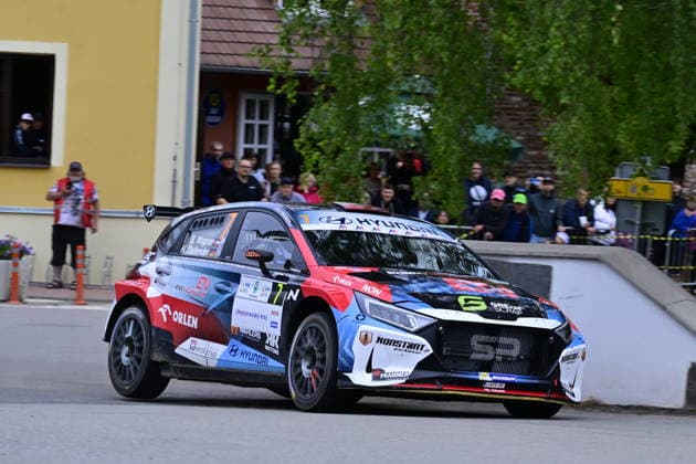 Agrotec Rally Hustopece, treti zavod mistrovstvi Ceske republiky v automobilovych soutezich, 12. cervna 2026, Hustopece, Breclavsko. Posadka Simon Wagner a Hanna Ostlender s vozidlem Hyundai i20 N Rally2. (CTKxPhoto VaclavxSalek) CTKPhotoP2026061207176  CTKPhotoP2026061207176