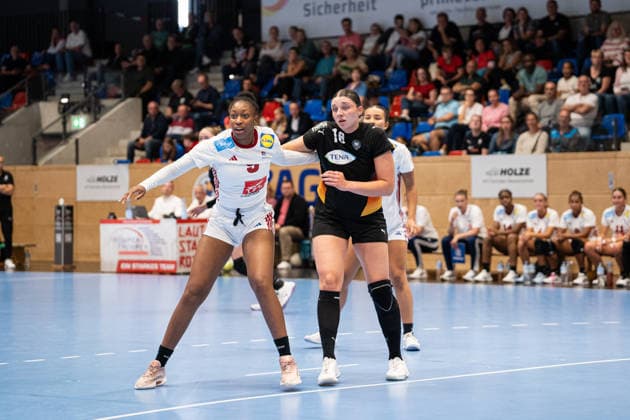 U20 Women National Team Germany GER vs U20 Women National Team France FRA , Handball, Four Nations Tournament, 12 6 2026, Season 2025 2026, Hannover Laura Klocke Germany U20 Women, 18, plays for HC Leipzig is defended by Zeina Injai France U20 Women, 09 Hannover Sportzentrum Vinnhorst Germany