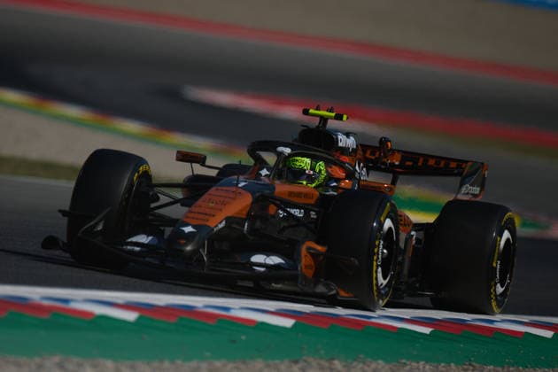 F1 Grand Prix of Barcelona-Catalunya - Practice Lando Norris of Great Britain driving the (1) McLaren Mastercard F1 Team MCL40 on track during the practice ahead of the F1 Grand Prix of Barcelona-Catalunya at Circuit de Barcelona-Catalunya on June 12, 2026, in Barcelona, Spain. Barcelona Circuit de Barcelona-Catalunya Catalunya Spain RL_F1GPBCN_2K26_000230 Copyright: xRicardoxLarreinax