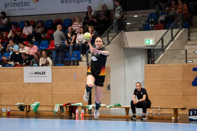 U20 Women National Team Germany GER vs U20 Women National Team France FRA , Handball, Four Nations Tournament, 12 6 2026, Season 2025 2026, Hannover Emma Niemann Germany U20 Women, 17, plays at HC Leipzig in goal throw during half time Hannover Sportzentrum Vinnhorst Germany