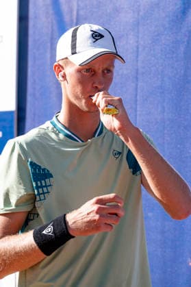 TENNIS : Open Sopra Steria - Lyon Villeurbanne 12 06 2026 FÃ lix Balshaw affronte ClÃ ment Tabur lors du tournoi de tennis ATP, Tennis Herren Challenger Tour, Open Sopra Steria Ã Lyon-Villeurbanne, le 12 06 2026. Photo Sandrine Thesillat PsNewZ  Copyright: xSandrinexTHESILLATx