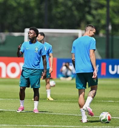 Ahead of Brazil v Morocco - FIFA World Cup, WM, Weltmeisterschaft, Fussball 2026 NEW YORK, UNITED STATES - JUNE 12: Vinicius Junior (L) of Brazil attends a training session ahead of the FIFA World Cup 2026 Group C qualifiers match between Brazil and Morocco at the New York New Jersey Stadium in New York State, United States, on June 12, 2026. Waleed Zein Anadolu New York United States. Editorial use only. Please get in touch for any other usage.  Copyright: x2026xAnadoluxWaleedxZeinx