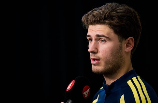 260612 Besfort Zeneli of the Swedish men s national football team in the mixed zone after a training session during day 2 of the FIFA World Cup 2026 on June 12, 2026 in Dallas Photo Petter Arvidson BILDBYRAN kod PA PA1230 fotboll football soccer fotball vm fotbolls vm fotball vm fotbolls vm 2026 fifa world cup 2026 mixed zone sverige sweden sverige a day 2 bbeng  Copyright: PETTERxARVIDSON BB260612PA078