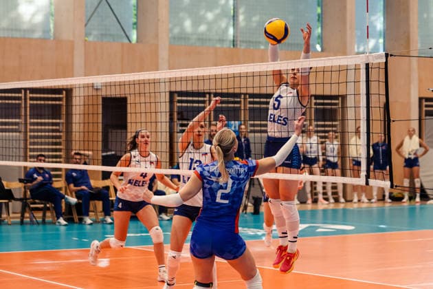 LJUBLJANA, SLOVENIA - JUNE 12: Lorena Lorber Fijok of Slovenia (R) in action against Elisabet Einarsdottir of Iceland during the 2026 Women s European Volleyball League match between Iceland and Slovenia at Vizmarje Brod Sports Hall, Ljubljana on June 12, 2026 in Ljubljana, Slovenia. (Photo by Jaka Vozlic Sports Press Photo).  Copyright: xJakaxVozlicx xSPPx Sportspressphoto_SPR165281