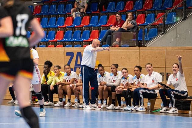 U20 Womens National Team Germany GER vs U20 Womens National Team France FRA , Handball, Four Nations Tournament, 12 6 2026, Season 2025 2026, Hannover The coach of the U20 Womens National Team France FRA gestures Hannover Sportzentrum Vinnhorst Germany