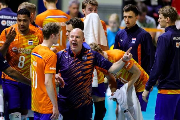 DOETINCHEM , 12-06-2026 , SaZa Topsporthal , Volleyball European League , match between Georgia and Netherlands , picture shows Netherlands player Tom Koops and Netherlands head coach Joel Banks Georgia - Netherlands (men)  x204313859x Copyright: