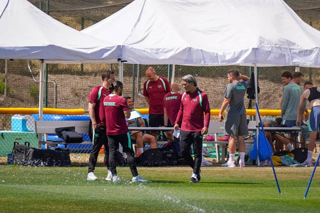 USA Soccer FIFA World Cup 2026 Training of the Swiss national team at Basecamp San Diego San Diego Jewish Academy, Carmel Valley, San Diego, California Murat Yakin coach, Switzerland during a training session of the Swiss national team at the official team base camp in San Diego The selection of national team coach Murat Yakin prepares for the FIFA World Cup 2026 in the USA, Canada and Mexico Copyright: xJOERANxSTEINSIEKx
