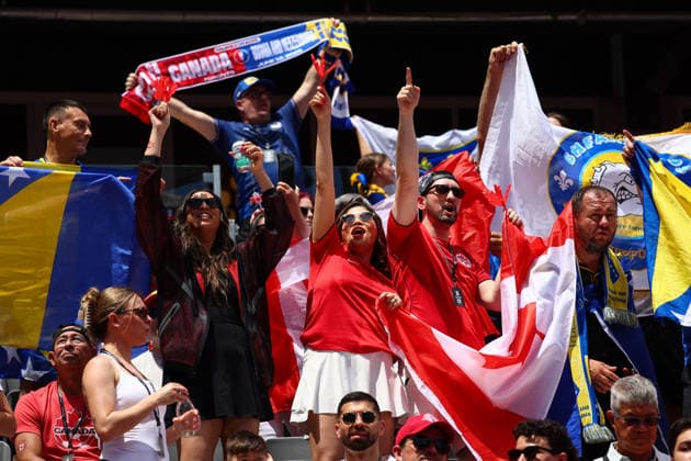 FIFA World Cup, WM, Weltmeisterschaft, Fussball 2026: Canada v Bosnia and Herzegovina TORONTO, CANADA - 12th June 2026: Fans from both sides enjoy the pre-match atmosphere ahead of the FIFA World Cup 2026 Group B match between Canada and Bosnia and Herzegovina at Toronto Stadium Toronto Toronto Stadium Canada Copyright: xCraigxMercerx xPeakxActionxPhotosx