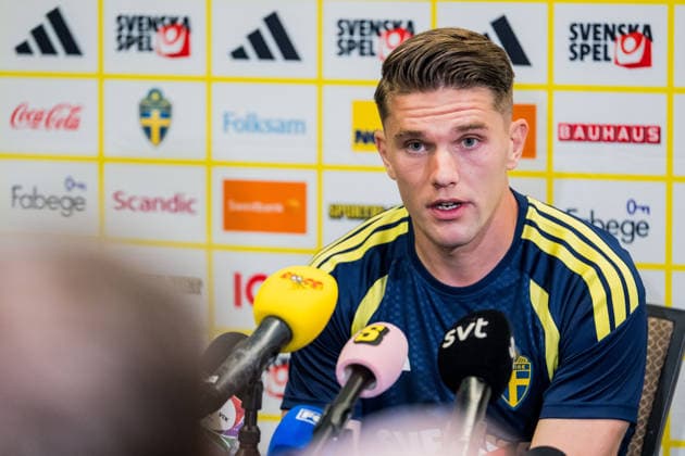 260612 Viktor Gyökeres of the Swedish men s national football team in the mixed zone after a training session during day 2 of the FIFA World Cup 2026 on June 12, 2026 in Dallas Photo Petter Arvidson BILDBYRAN kod PA PA1230 fotboll football soccer fotball vm fotbolls vm fotball vm fotbolls vm 2026 fifa world cup 2026 mixed zone sverige sweden sverige a day 2 bbeng  Copyright: PETTERxARVIDSON BB260612PA081