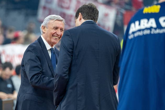 Head Coach Svetislav Persic FC Bayern Basketball welcomes Head Coach Pedro Calles Alba Berlin , FC Bayern Basketball vs Alba Berlin, BBL, Final 1, 12 06 2026 Munich Bavaria Germany Copyright: xkolbert-press UlrichxGamelx