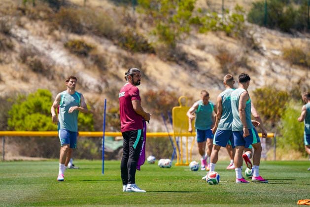 USA Soccer FIFA World Cup 2026 Training of the Swiss national team at Basecamp San Diego San Diego Jewish Academy, Carmel Valley, San Diego, California Davide Calla Assistant Coach, Swiss Football Association during a training session of the Swiss national team at the official team base camp in San Diego The selection of national team coach Murat Yakin prepares for the FIFA World Cup 2026 in the USA, Canada and Mexico Copyright: xJOERANxSTEINSIEKx