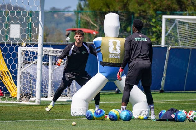 USA Soccer FIFA World Cup 2026 Swiss national team training at the San Diego base camp San Diego Jewish Academy, Carmel Valley, San Diego, California Gregor Kobel Switzerland, 1 during a training session of the Swiss national team at the official team base camp in San Diego National coach Murat Yakins team is preparing for the 2026 FIFA World Cup in the USA, Canada and Mexico Copyright: xJOERANxSTEINSIEKx