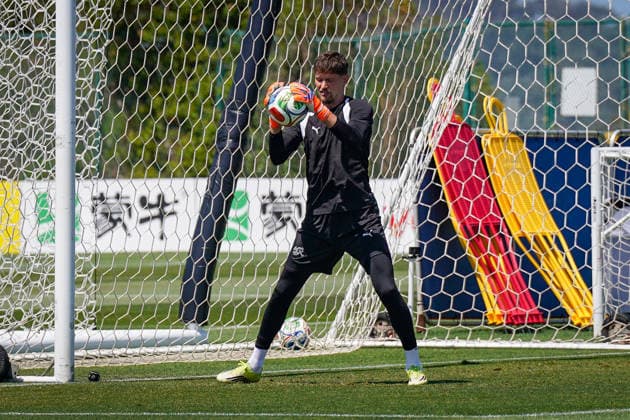 USA Soccer FIFA World Cup 2026 Swiss national team training at the San Diego base camp San Diego Jewish Academy, Carmel Valley, San Diego, California Gregor Kobel Switzerland, 1 during a training session of the Swiss national team at the official team base camp in San Diego National coach Murat Yakins team is preparing for the 2026 FIFA World Cup in the USA, Canada and Mexico Copyright: xJOERANxSTEINSIEKx