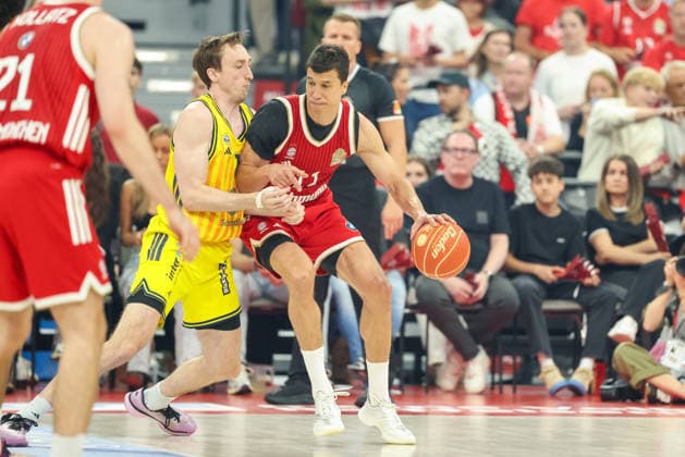 Vladimir Lucic FC Bayern Basketball, 11 with ball with Moses Wood Alba Berlin, 11 , GER, FC Bayern Basketball vs Alba Berlin, Basketball, easycredit Basketball Bundesliga, Playoffs, Final, Game 1, Season 2025 2026, 12 06 2026, GER, FC Bayern Basketball vs Alba Berlin, Basketball, easycredit Basketball Bundesliga, Playoffs, Final, Game 1, Season 2025 2026, 12 06 2026 Munich Copyright: xEibner-Pressefoto JennixMaulx EP_JML