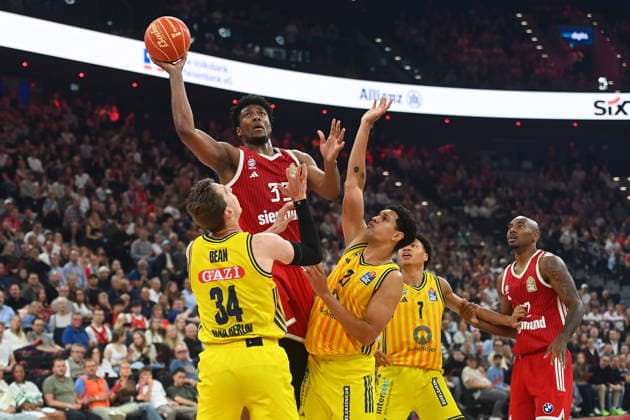 from left Jusatin BEAN Alba Berlin , David McCORMACK FCB action,duel Basketball BBL,season 2025 2026 Play Off Final Game 1, FC Bayern Muenchen Alba Berlin on 12 06 2026 S A P G A R D EN