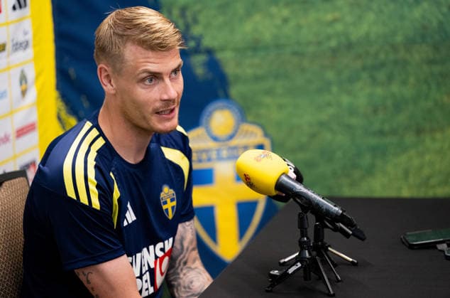 260612 Eric Smith of the Swedish men s national football team in the mixed zone after a training session during day 2 of the FIFA World Cup 2026 on June 12, 2026 in Dallas Photo Petter Arvidson BILDBYRAN kod PA PA1230 fotboll football soccer fotball vm fotbolls vm fotball vm fotbolls vm 2026 fifa world cup 2026 mixed zone sverige sweden sverige a day 2 bbeng  Copyright: PETTERxARVIDSON BB260612PA102