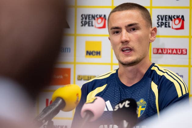 260612 Gustaf Lagerbielke of the Swedish men s national football team in the mixed zone after a training session during day 2 of the FIFA World Cup 2026 on June 12, 2026 in Dallas Photo Petter Arvidson BILDBYRAN kod PA PA1230 fotboll football soccer fotball vm fotbolls vm fotball vm fotbolls vm 2026 fifa world cup 2026 mixed zone sverige sweden sverige a day 2 bbeng  Copyright: PETTERxARVIDSON BB260612PA115