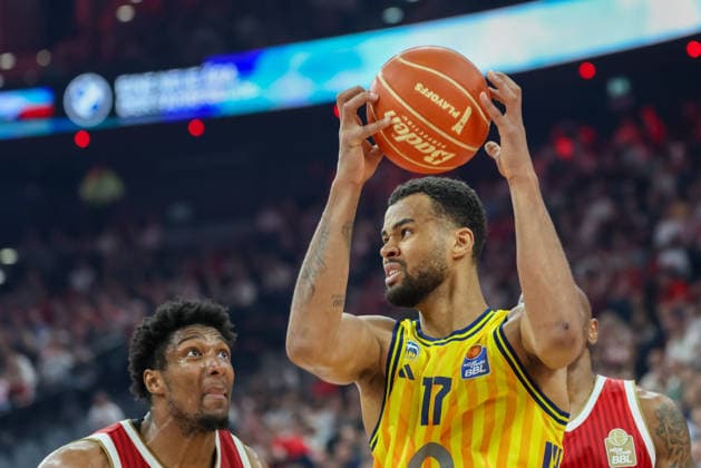 Norris Agbakoko Alba Berlin, 17 with David McCormack FC Bayern Basketball, 33 , GER, FC Bayern Basketball vs Alba Berlin, Basketball, easycredit Basketball Bundesliga, Playoffs, Final, Game 1, 2025 2026 season, 12 06 2026, GER, FC Bayern Basketball vs Alba Berlin, Basketball, easycredit Basketball Bundesliga, Playoffs, Final, Game 1, 2025 2026 season, 12 06 2026 Munich Copyright: xEibner-Pressefoto JennixMaulx EP_JML